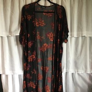 Sheer, stretchy floral Torrid duster